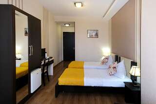 Отель Light House Old City Тбилиси Двухместный номер «Комфорт» с 1 кроватью или 2 отдельными кроватями-1